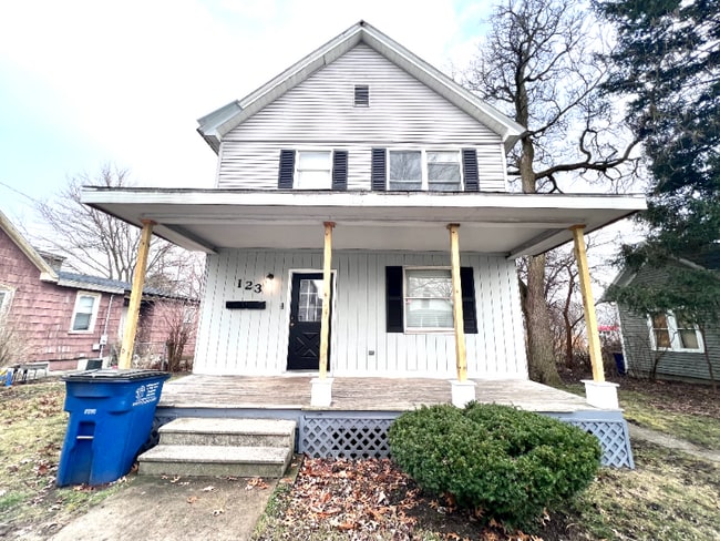 123 1/2 E Fulton St in Michigan City, IN - Building Photo - Building Photo