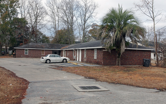 5061 Rockingham St in N. Charleston, SC - Building Photo - Building Photo