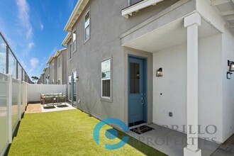 1695 Saturn Blvd in San Diego, CA - Building Photo - Building Photo