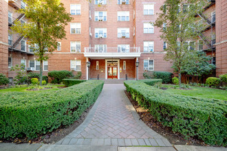 The Claremont in Forest Hills, NY - Building Photo - Building Photo