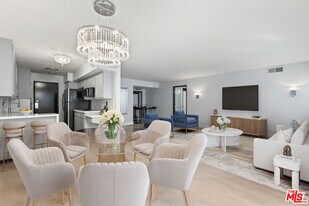 1121 N Olive Dr in West Hollywood, CA - Building Photo