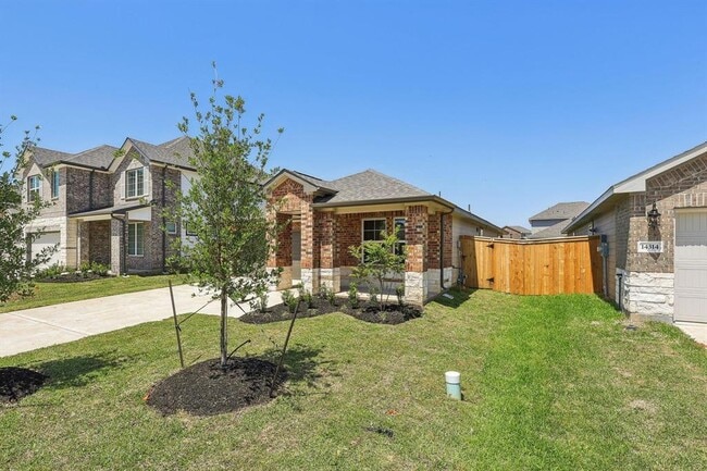 14318 Azalea Tree Dr in Magnolia, TX - Foto de edificio - Building Photo