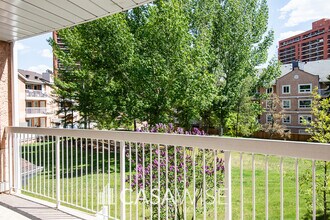 8903-106A 106a Ave NW in Edmonton, AB - Building Photo - Building Photo