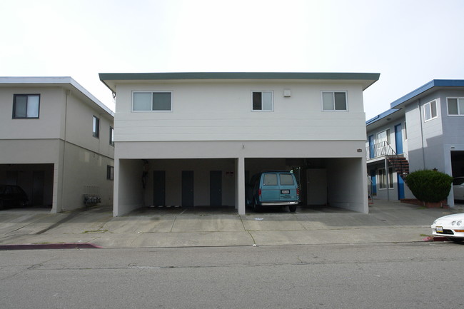 148 Southwood Ctr in South San Francisco, CA - Building Photo - Building Photo