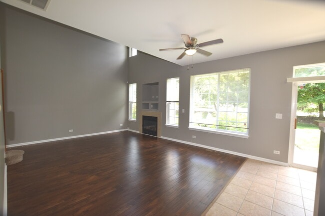 2382 Claremont Ln in Lake In The Hills, IL - Building Photo - Building Photo