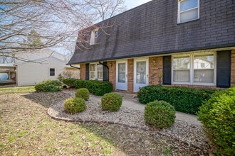 1728 Blue Spruce W Ct in Dunlap, IL - Building Photo - Building Photo