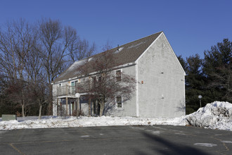 Meadow Creek Apartments in Sanford, ME - Building Photo - Building Photo