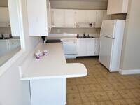 810 Lakeshore Dr photo'