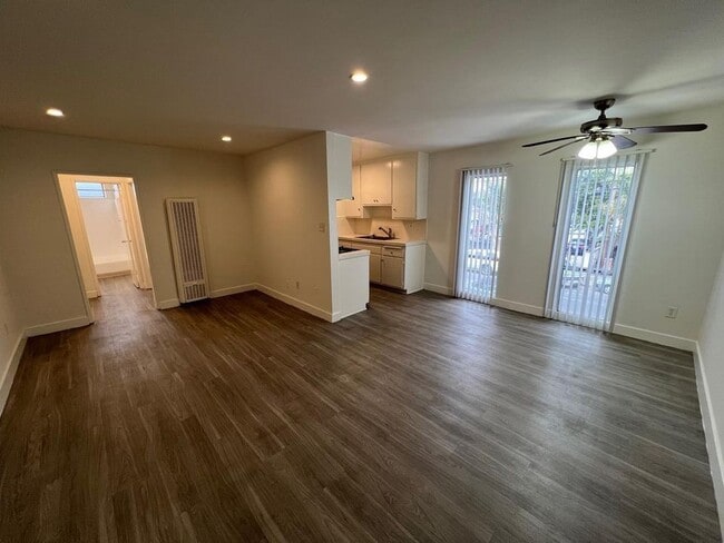 4524 S Slauson Ave