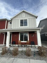 564 Hal St in Stansbury Park, UT - Building Photo