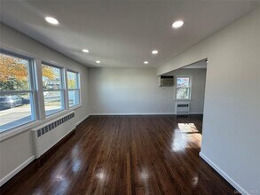 123 Denton Ave in Lynbrook, NY - Building Photo - Building Photo