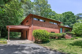 7630 Whittington Dr in Richmond, VA - Foto de edificio - Building Photo