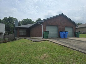 1915 Alex Ave in Austin, TX - Building Photo