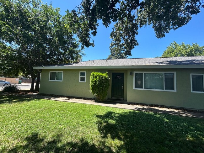 1246 W 5th St in Chico, CA - Building Photo - Building Photo