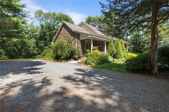93B Kickemuit Ave in Bristol, RI - Building Photo - Building Photo
