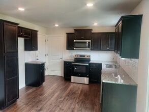 66 Clear Creek Ln in Waynesville, NC - Building Photo - Building Photo