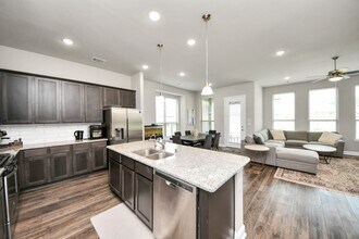 6331 Cambrai Wood Ln in Katy, TX - Foto de edificio - Building Photo