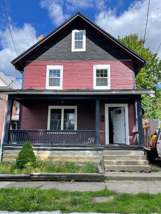 414 Young St in New Castle, PA - Building Photo - Building Photo
