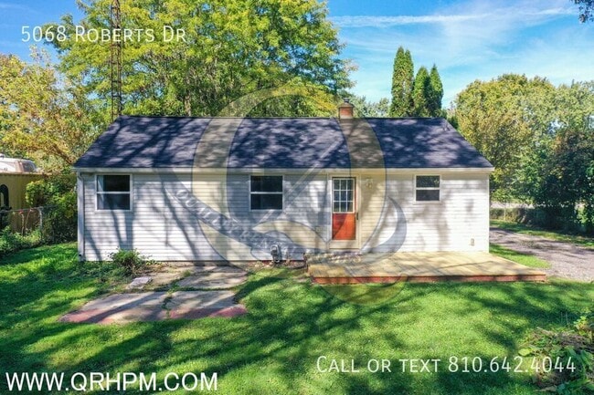 5068 Roberts Dr in Flint, MI - Building Photo - Building Photo