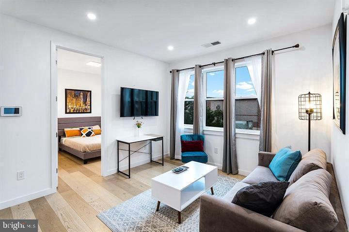 1806 I St NE in Washington, DC - Foto de edificio