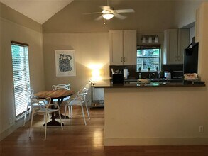 1009 Shelley Ave in Austin, TX - Building Photo - Building Photo