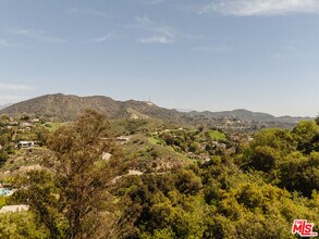 6894 Pacific View Dr in Los Angeles, CA - Building Photo - Building Photo
