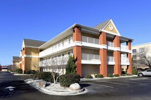 Furnished Studio - N. Charleston