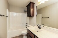 613 Talon Dr photo'