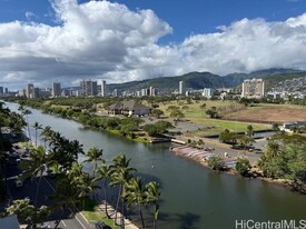 2611 Ala Wai Blvd in Honolulu, HI - Building Photo