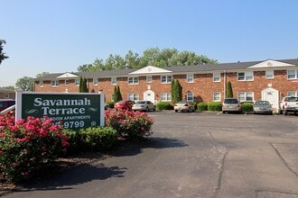 Savannah Terrace Apartments in Louisville, KY - Foto de edificio - Building Photo