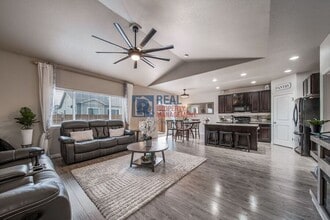 1033 Traildust Dr in Milliken, CO - Foto de edificio - Building Photo