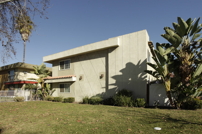 734 Karesh Ave in Pomona, CA - Building Photo - Building Photo