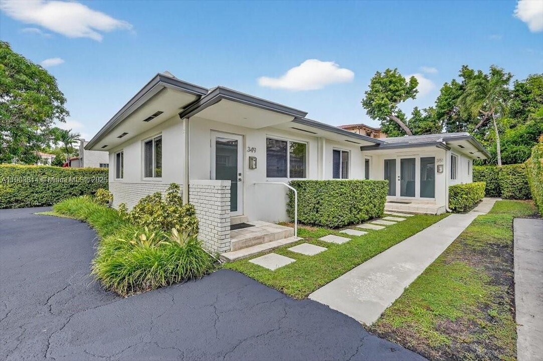 349 Santander Ave in Coral Gables, FL - Building Photo