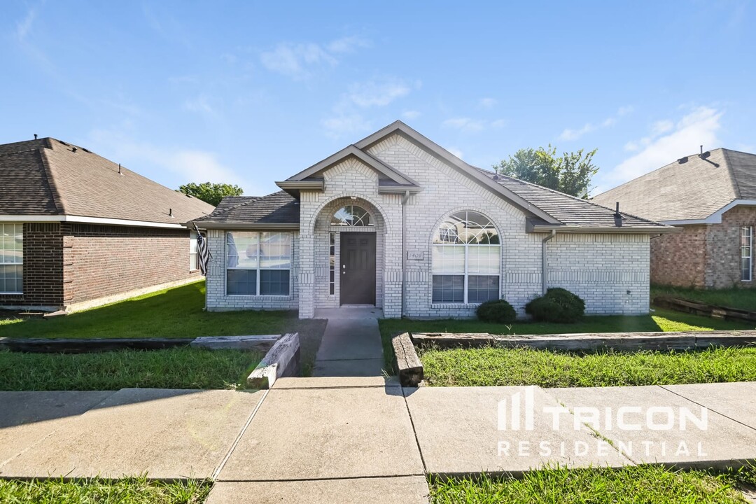 1408 Jessica Ln in Mesquite, TX - Foto de edificio