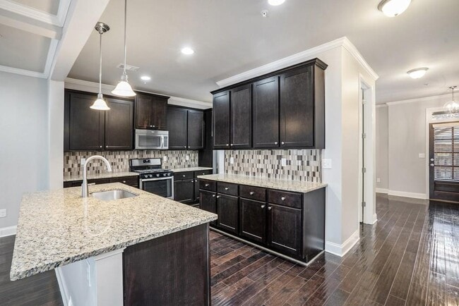 612 Luckett Ct in Smyrna, GA - Building Photo - Building Photo