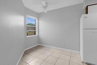 10001 Bynum Ct in Orlando, FL - Building Photo - Building Photo