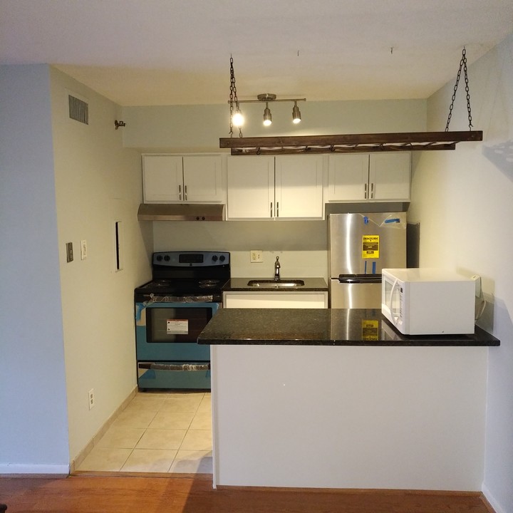 9200 Edwards Way in Hyattsville, MD - Foto de edificio