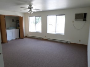 560 Main St in Winona, MN - Building Photo - Building Photo