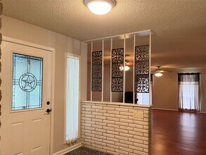 401 Oakhill Dr in Conroe, TX - Building Photo - Building Photo