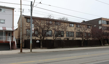 1209 Queen St E in Toronto, ON - Building Photo - Building Photo