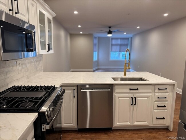 3111 Leeward Dr in Haverstraw, NY - Building Photo - Building Photo