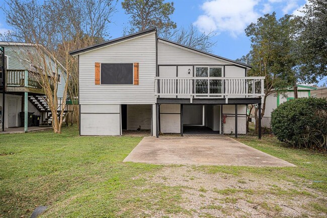 4208 Houx St-Unit -B in Bacliff, TX - Building Photo - Building Photo