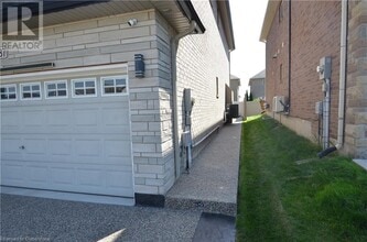 187 Chambers Dr in Ancaster, ON - Building Photo - Building Photo
