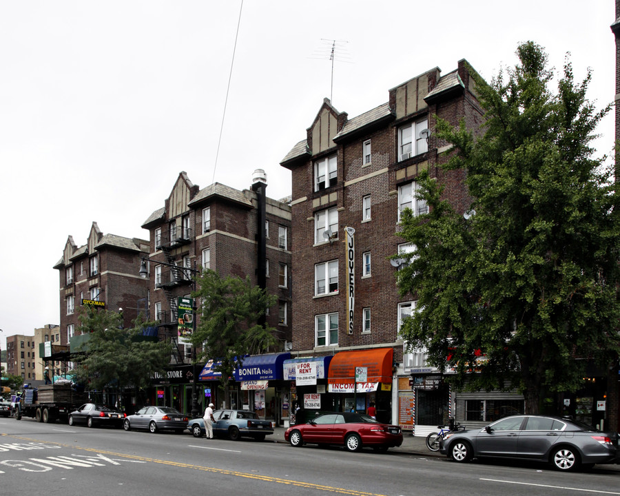 1,3,5 Post Avenue in New York, NY - Building Photo