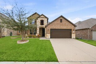 5649 Salt Springs Dr in Fort Worth, TX - Building Photo