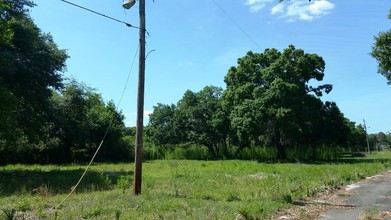 Bayou Mobile Home Park in Gibsonton, FL - Building Photo - Building Photo