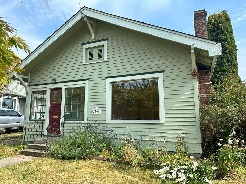 2306 C St in Bellingham, WA - Building Photo