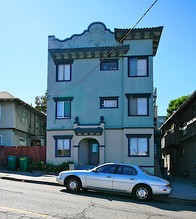 54 Vernon St in Oakland, CA - Building Photo - Building Photo