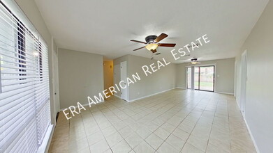 1403 Mixon Dr in Fort Walton Beach, FL - Foto de edificio - Building Photo
