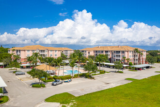 Majestic Palms Condominiums in Ft. Myers, FL - Building Photo - Building Photo